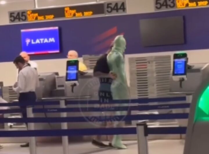 ragazzo avvolto nella pellicola