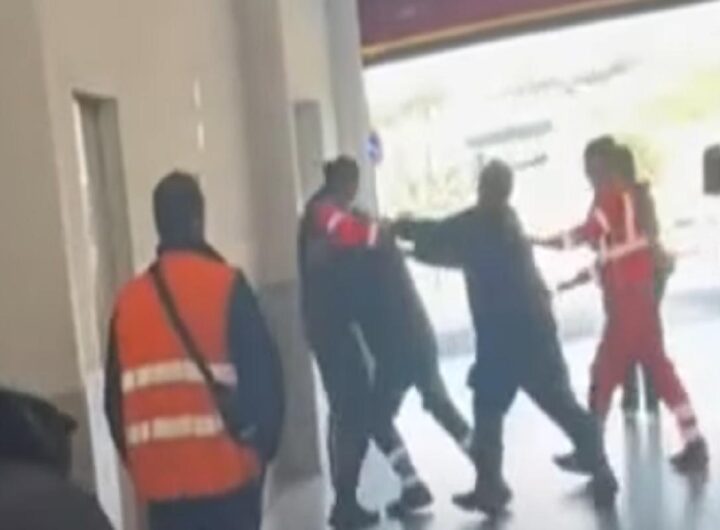 Un frame della rissa all'ospedale del Mare di Napoli