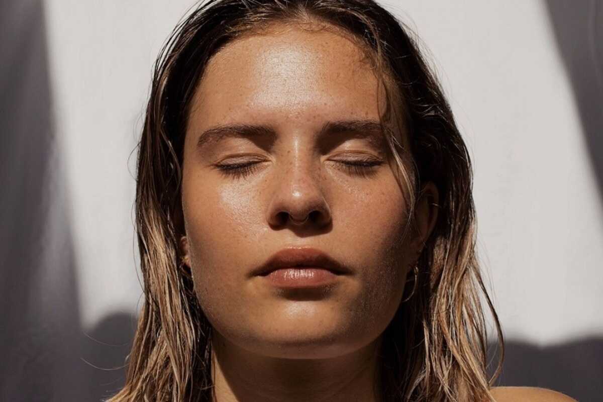 La crema antirughe con acido ialuronico che convince migliaia di donne: efficace, delicata e costa meno di 15€