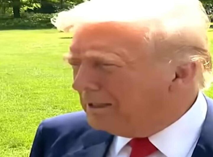 Trump parla con i giornalisti del conclave