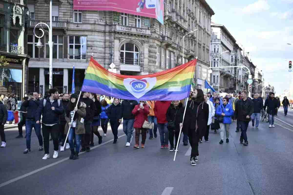 “L’Ungheria mette al bando il Gay Pride? A me non riguarda”. E se domani togliessero una libertà civile che ti riguarda?