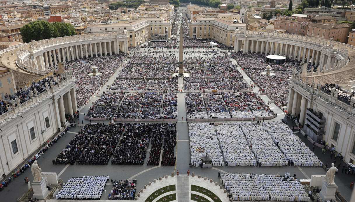 Al via in San Pietro l’era di Papa Leone XIV, folla di fedeli, 150 delegazioni da tutto il mondo