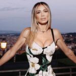 Diletta Leotta con un vestito a fiori