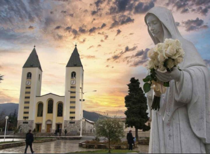 La Madonna ci esorta a pregare con autenticità e a vivere una fede viva