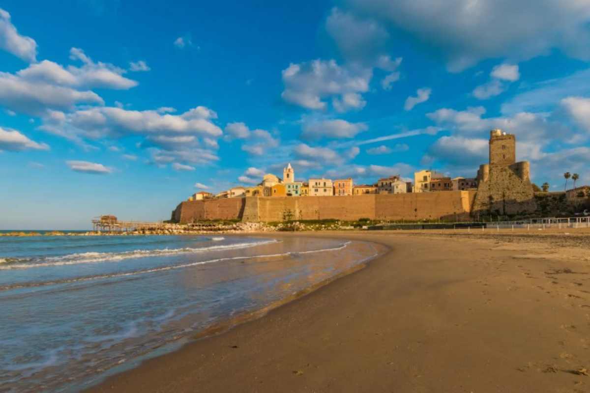 Spiagge da sogno e mare cristallino: è la Regione con la costa più bella e meno affollata d’Italia