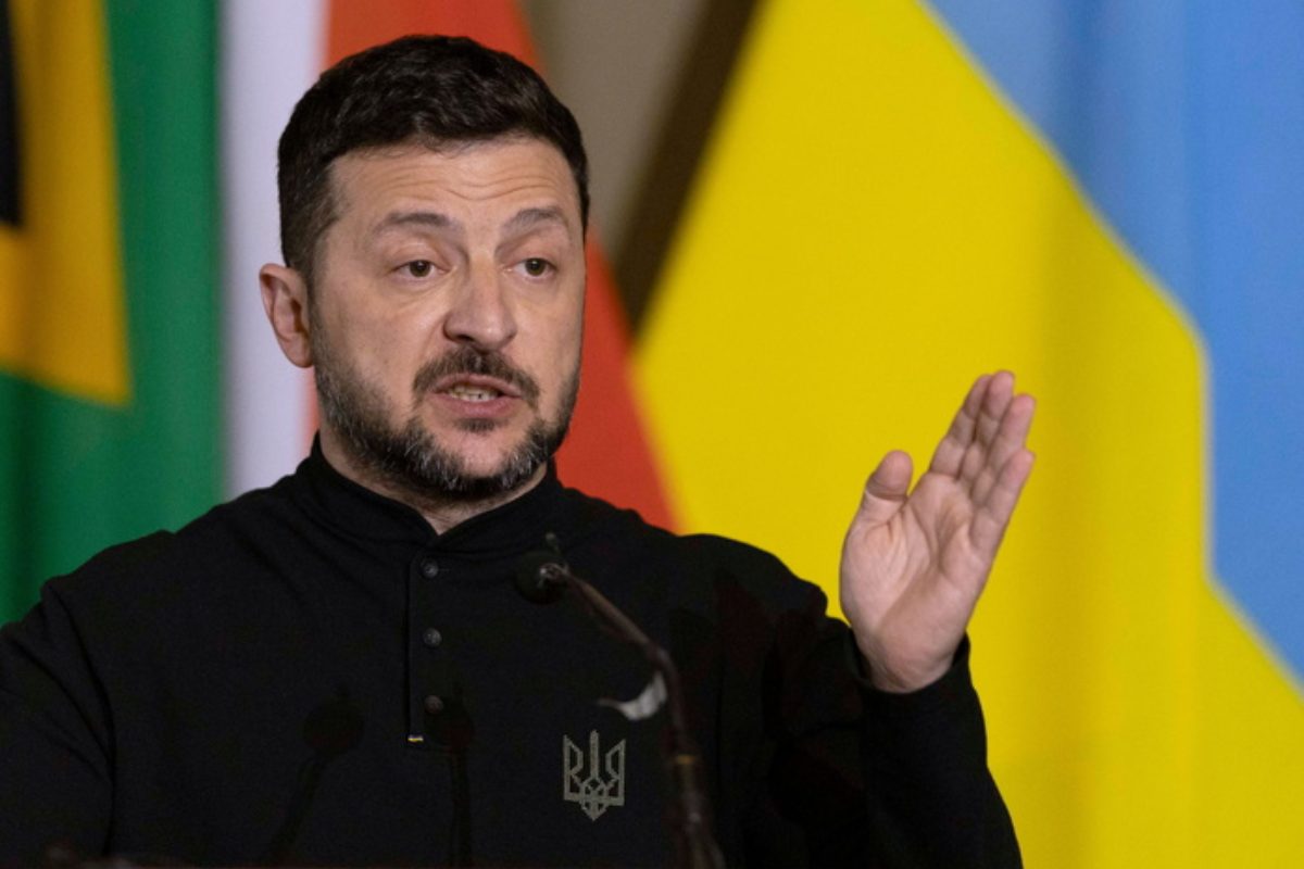 Zelensky: “Dopo l’incontro a San Pietro, Trump ha cambiato idea. Il 9 maggio attesi leader a Mosca? Non garantisco la loro sicurezza”