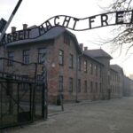 Antisemitismo, un brivido nel mondo: quando l’odio sfocia nel terrorismo. Nella foto Auschwitz