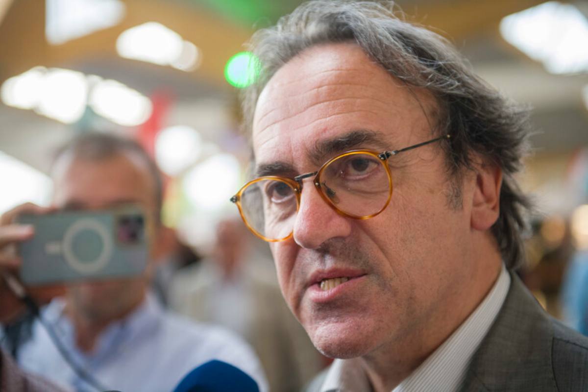 Bonelli legge in Aula i nomi dei bambini morti a Gaza: “È pulizia etnica. Schieratevi dalla parte giusta della storia”