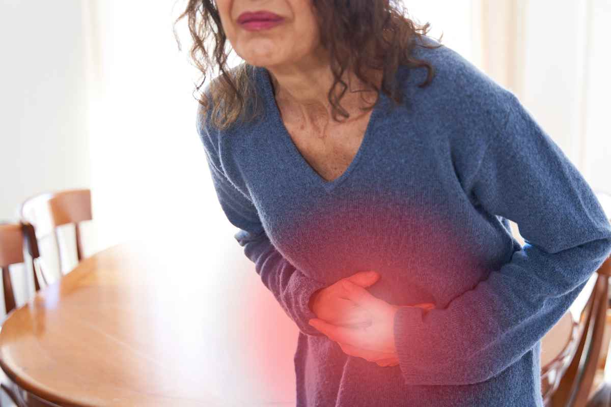 Cancro allo stomaco, sono questi i primi sintomi: corri del medico al primo segnale