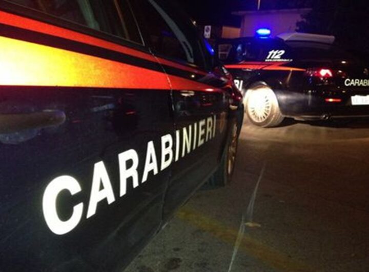 Una volante dei carabinieri