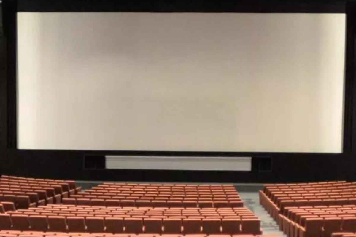 Cos’è il tax credit sul cinema e perché il ministro Giuli ha attaccato Elio Germano e Geppi Cucciari