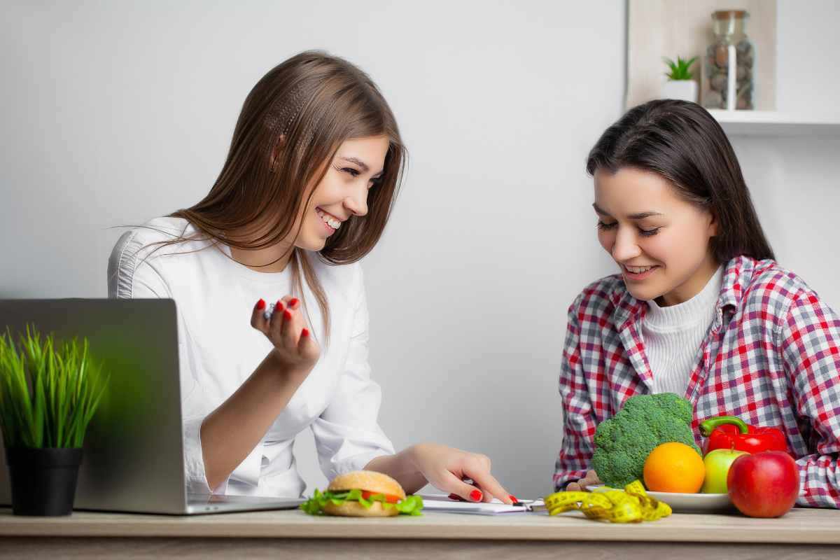 Giovane per sempre, il segreto è nell’alimentazione: scopri i flavonoidi, gli alleati anti-invecchiamento per tutte le donne