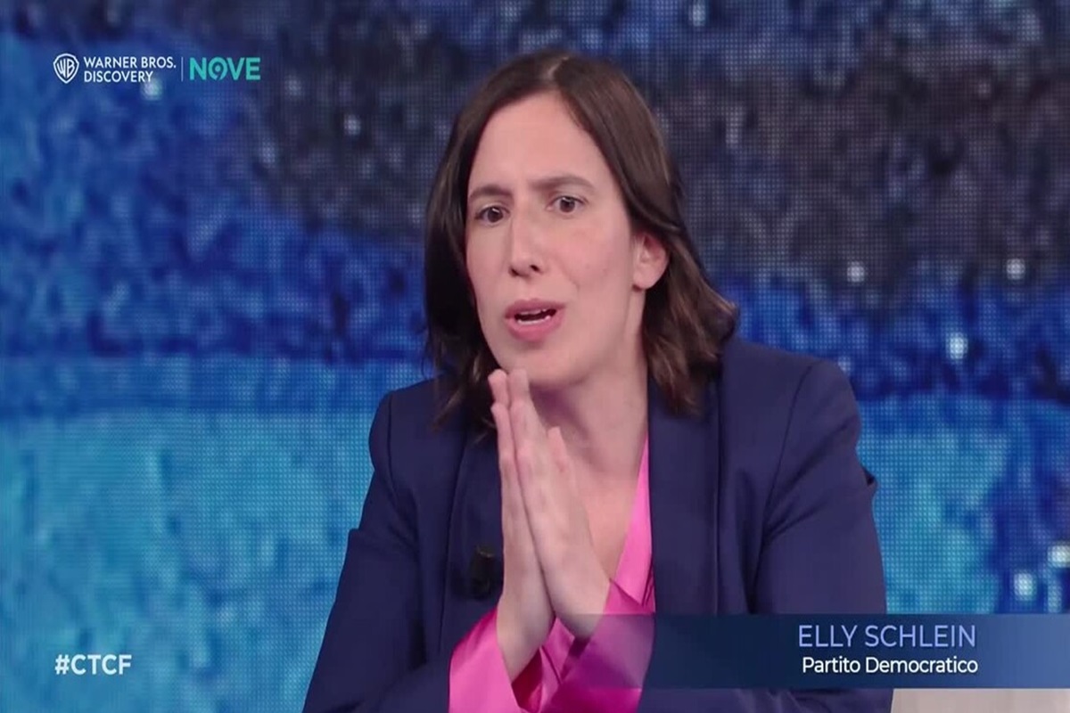 Cosa si dice in TV, Cazzullo: “Meloni tiene un piede in due scarpe”. Travaglio: “L’Europa sull’Ucraina non conta niente”. Schlein: “Quando torneremo al governo la prima cosa che faremo è il salario minimo”