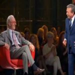 Feltri parla con Chiambretti durante la trasmissione