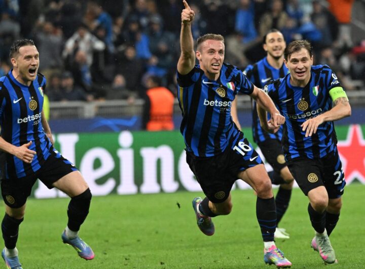 frattesi esulta dopo il gol al barcellona