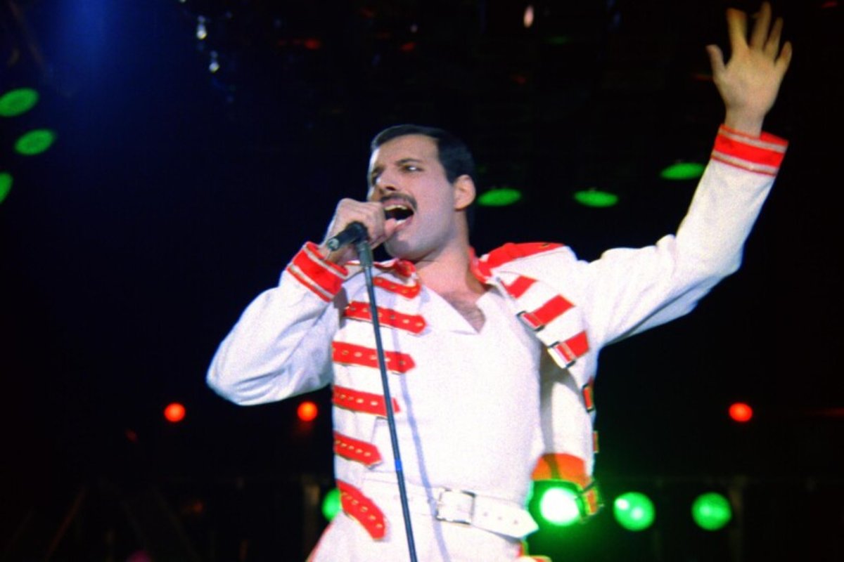 Freddie Mercury aveva una figlia segreta, la rivelazione 48 anni dopo nel libro “Love, Freddie”