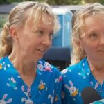 gemelle parlano in sincrono