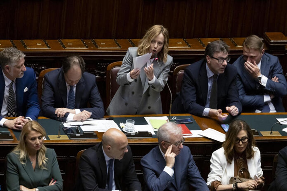 Giorgia Meloni e lo spread con la razionalità, forse le converrebbe tornare a promettere l’abolizione delle accise senza complicarsi troppo la vita