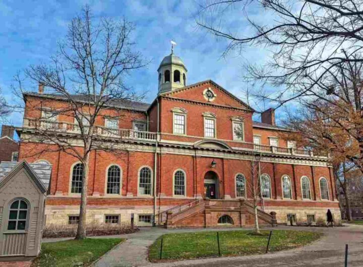 Il neo protezionismo di Trump e il disastro Europa: il mondo è in guerra e loro giocano a Monopoli, nella foto L'università di Harvard