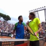 La lite a fine match tra Tsitsipas e Fils agli Internazionali d'Italia