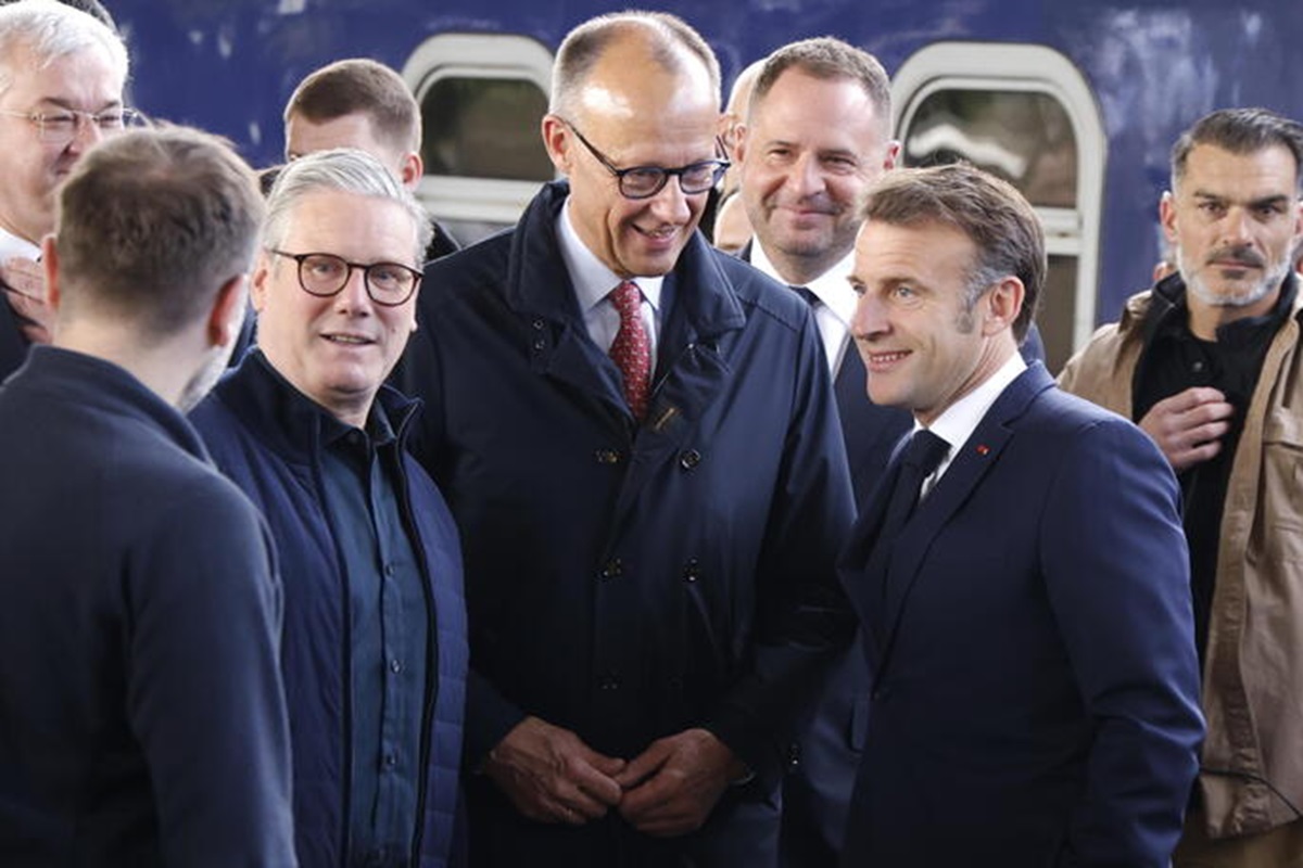 A Kiev il vertice dei “volenterosi” con Zelensky. Meloni da remoto. Merz: “Sanzioni più dure a Mosca se rifiuta il cessate il fuoco”. Il Cremlino: “La Russia è ormai abituata”