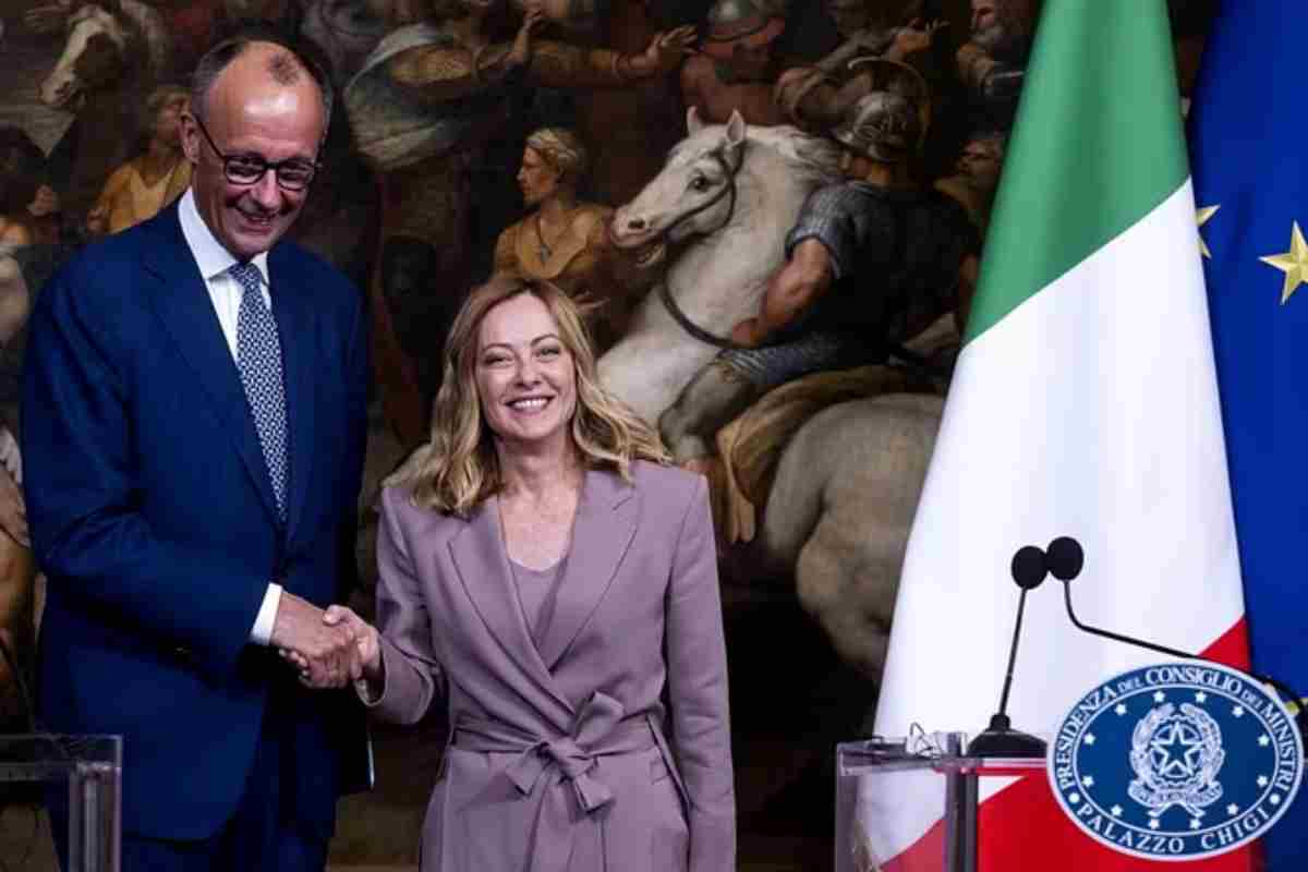 La Ue e la Gran Bretagna congelano gli accordi con Israele, Italia e Germania votano contro