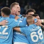napoli esulta dopo un gol
