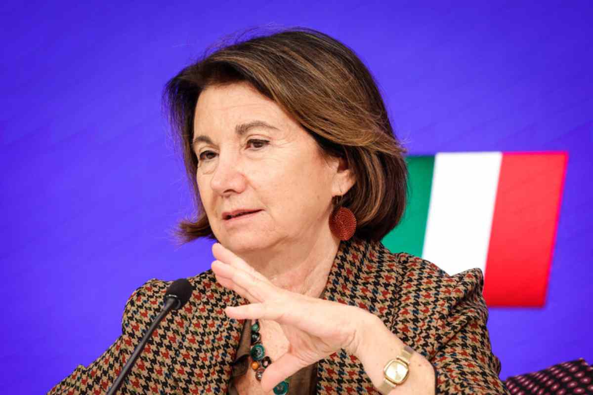 Roccella: “L’Italia non può appaltare la natalità a Paesi terzi”