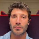 stefano de martino frecciatina mediaset