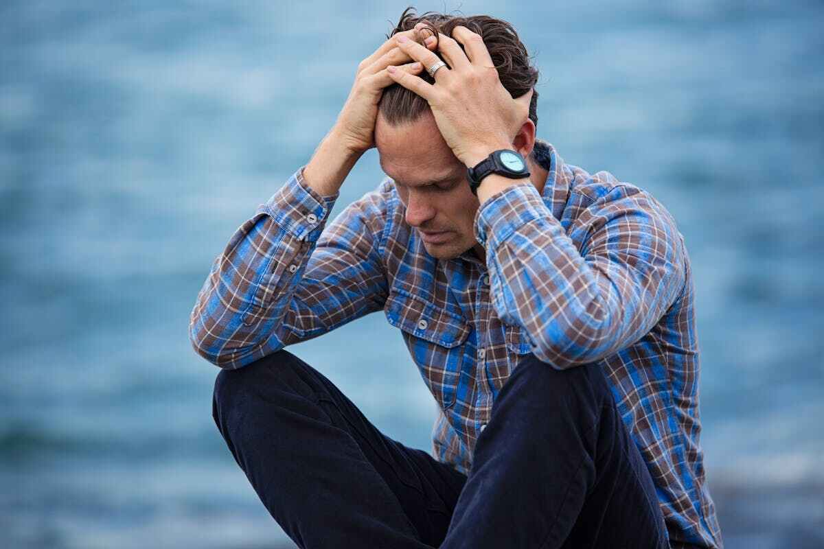 Pillole di salute: lo stress fa davvero venire i capelli bianchi?