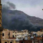 L'aeroporto di Sanaa bombardato