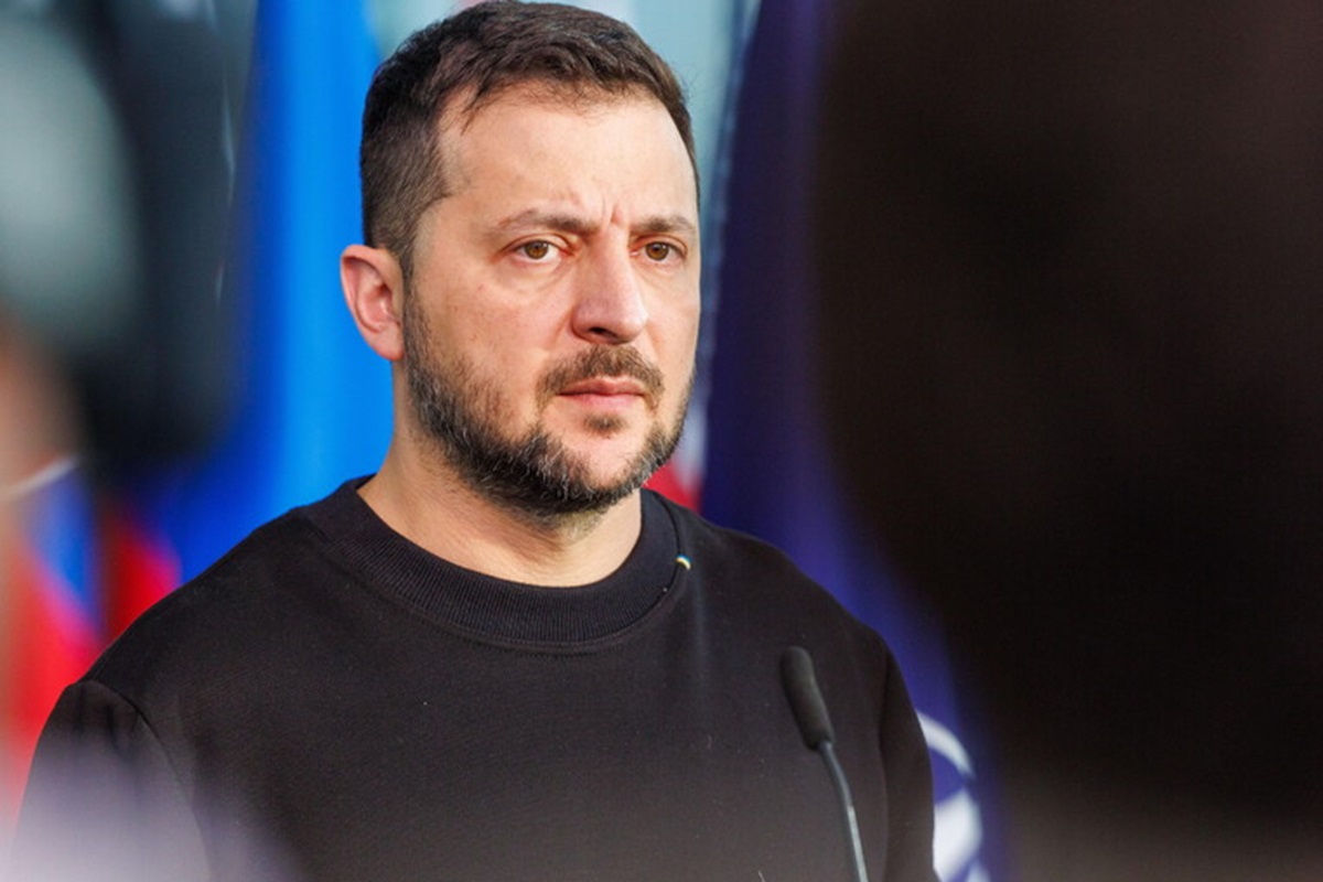 Zelensky chiama alle armi: “È la totale impunità di Putin la causa dei raid. Come ogni criminale, la Russia può essere assicurata alla giustizia solo con la forza”