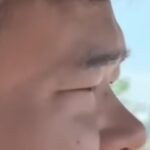 Primissimo piano uomo alla guida