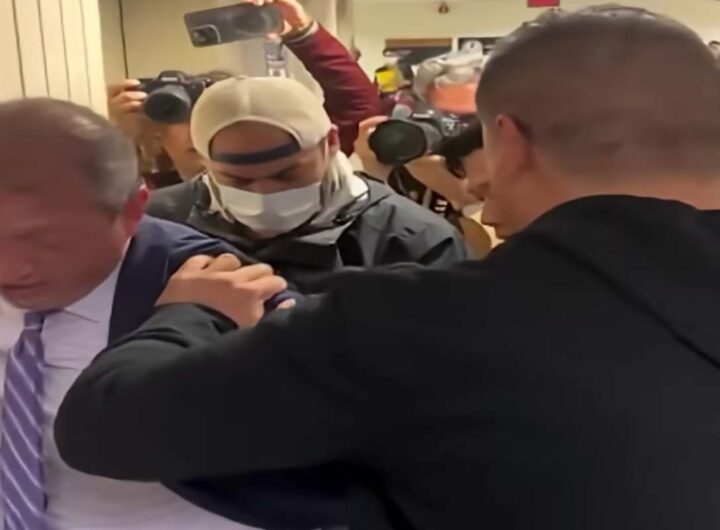 L'arresto del candidato sindaco di New York Brad Lander