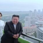 Kim Jong Un e sua moglie all'inaugurazione di un mega resort balneare