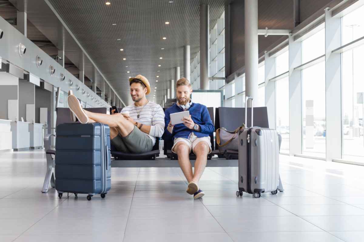 Turismo 2.0, l’Unione Europea rivoluziona tutto: addio alle brutte sorprese in vacanza, nuove leggi e obblighi per tutti