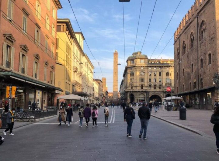 una veduta di bologna