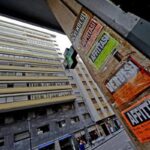 Cartelli per la vendita o l'affitto di case