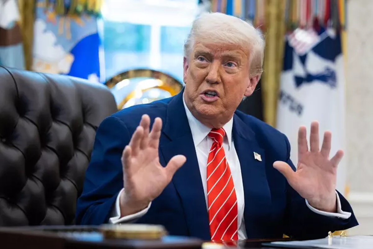 Le notizie del giorno, Trump vieta i viaggi negli Usa da 12 Paesi. Milano, si butta dal quinto piano per fuggire a incendio e muore