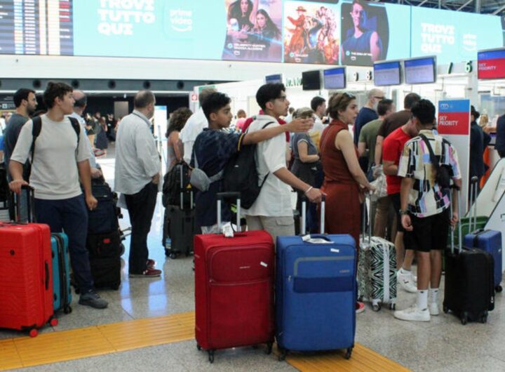 turisti a fiumicino