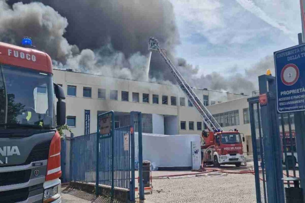 L'incendio all'Università della Tuscia a Viterbo
