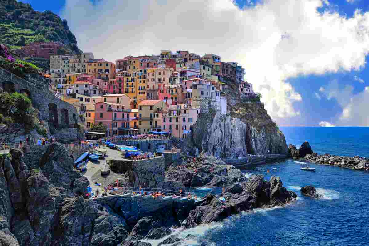 Costa pochissimo e sembra uscito da una cartolina: è il gioiello nascosto della Liguria che ti farà risparmiare