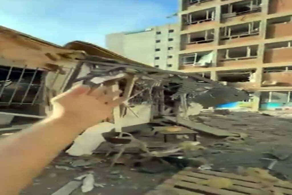 L'ospedale israeliano di Soroka di Beer Sheva colpito da un missile iraniano (foto da video X)