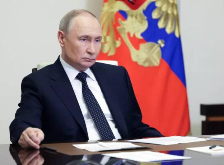 In Ucraina e a Gaza di muore, i Rolex di Totti e Blasi dividono l’Italia, nella foto Putin