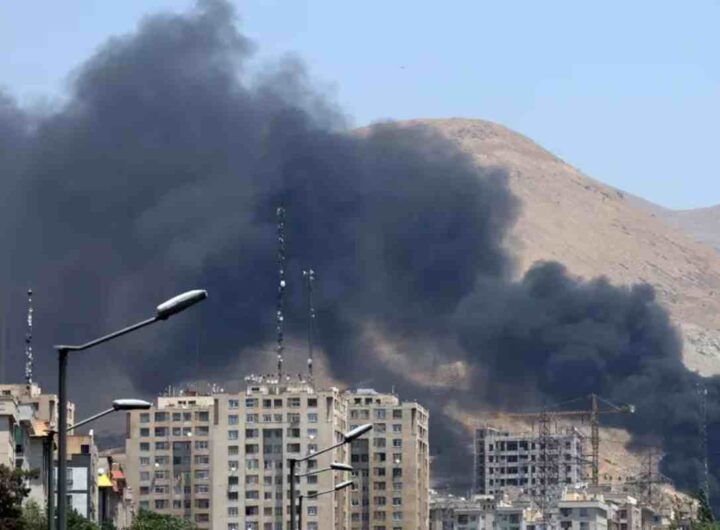 Iran al limite, quanto reggerà? Ma in Italia si pensa al fascismo e alla Nazionale , nella foto: Attacco alla tv di Stato iraniana