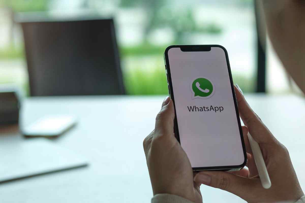Whatsapp, sono questi i segnali d’allarme da non sottovalutare: il tuo profilo potrebbe essere spiato