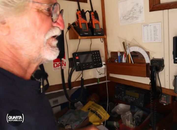 Il capitano della Sir Robert Baden Powell, l'imbarcazione vicina al Bayesian