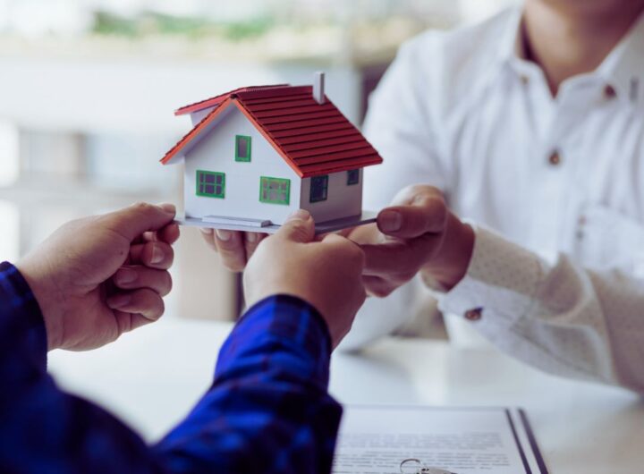 Casa ereditata tra fratelli, possono obbligarmi a vendere la mia quota?