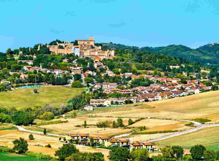 Nel cuore dell’Italia c’è un paese fiabesco che affascina per bellezza e clima fantastico