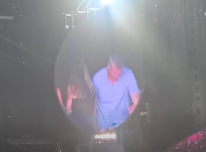 coppia amanti concerto coldplay